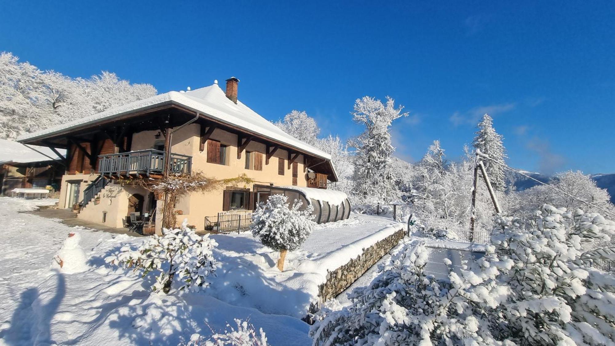Bed and Breakfast Le Refuge Du Montagnard Marthod Exterior foto